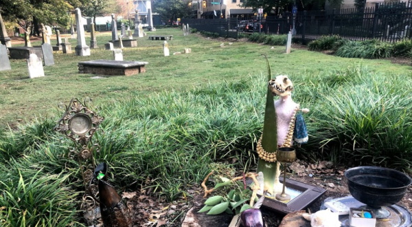 Most People Are Surprised To Stumble Upon This Ancient Cemetery In The Heart Of One Of North Carolina’s Biggest Cities