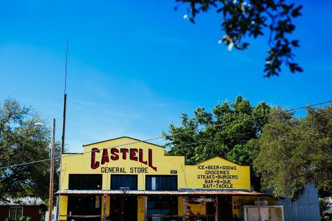 The Unassuming Castell General Store Has Some Of The Best Burgers And BBQ In Small-Town Texas