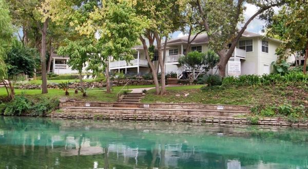 These Quaint Cottages On The Banks Of The Comal River In Texas Will Make Your Summer Splendid
