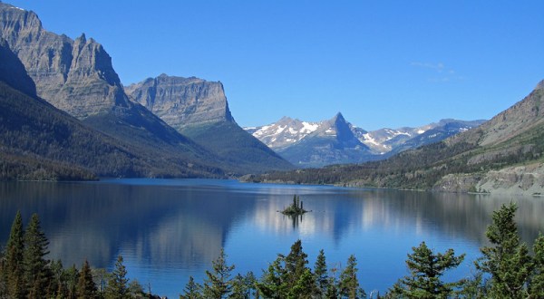Montanans Will Never Forget Their First Time Visiting Saint Mary Lake