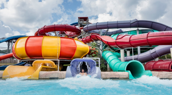 Take A Trip To Magic Springs In Arkansas, A Water And Adventure Park That’s Tons Of Fun
