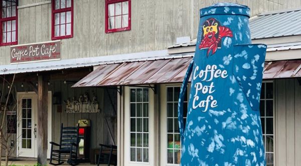 A Quirky Restaurant In Small Town Mississippi, Coffee Pot Cafe Is A Hidden Gem Worth Seeking Out