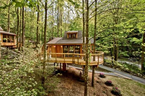 Take A Trip Out To Norton Creek Resort, A Beautiful Secluded Treehouse Resort In Tennessee That Will Take You Miles Away From It All