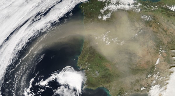 Saharan Dust Is Headed Straight For Texas, And It Can Bring Unpleasant Symptoms