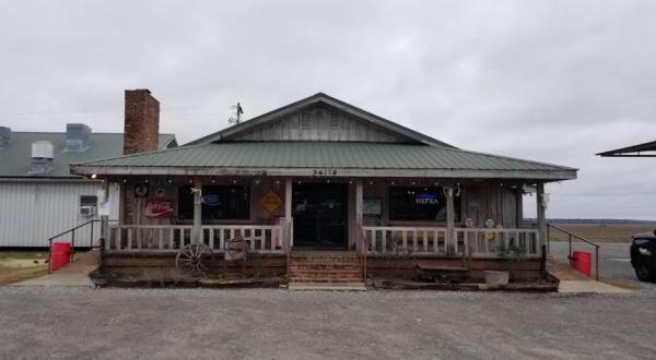 A Rustic Roadside Eatery, Big Fella’s Is A Great Food Oasis In The Mississippi Delta     