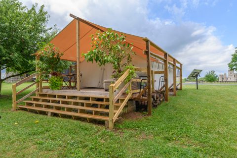 Camp In Luxury While Overlooking Horse Country And The Kentucky Castle