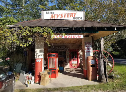 The Downright Bizarre Abita Mystery House Might Just Be The Quirkiest Museum near New Orleans