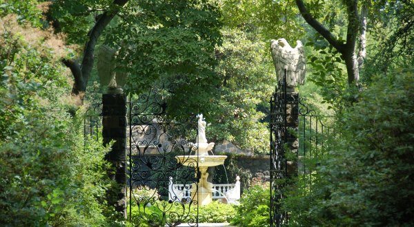 The Gorgeous Marian Coffin Garden In Delaware Is A Beautiful Spot For A Sunny Day Stroll