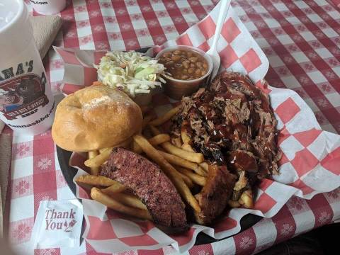 You Can Find Some Of The Best, Old-Fashioned Barbecue In Missouri At Danna's BBQ & Burger Shop