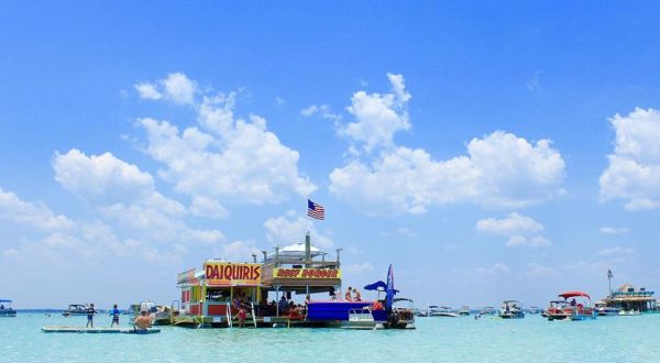 Reef Burger At Crab Island Is A Floating Florida Burger Joint You Have To See To Believe