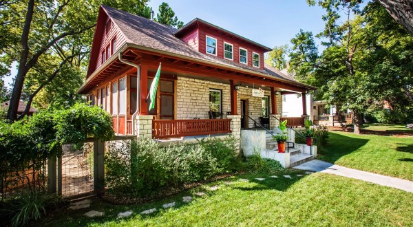 7 Beautiful Bed & Breakfasts In Kansas That Are Overflowing With Charm