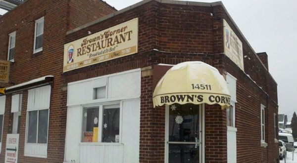 Dig Into An Old Fashioned Breakfast At Brown’s Corner Restaurant In Cleveland