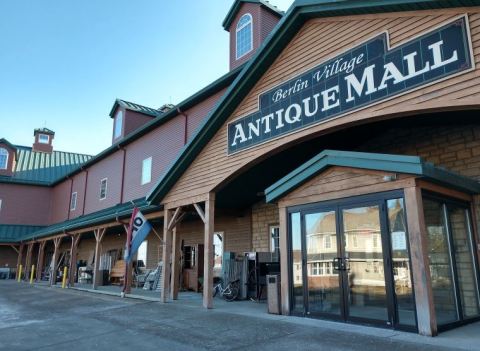 Berlin Village Antique Mall In Amish Country Is A Picture-Perfect Day Trip From Cleveland
