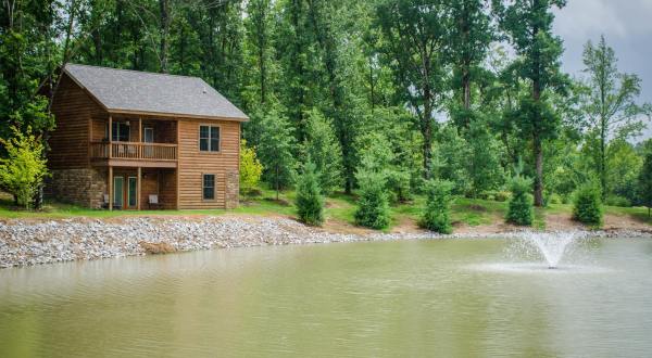 These Quaint Cottages On The Banks Of The Indian Creek In Illinois Will Make Your Summer Splendid