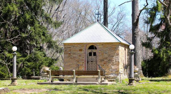 The St. Anne’s Shell Chapel In Indiana Is Bizarrely Beautiful And Its History Is Fascinating