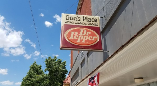 Founded In 1973, Don’s Place Is A Decades-Old Kansas Diner Still Serving Up Delicious Homemade Donuts