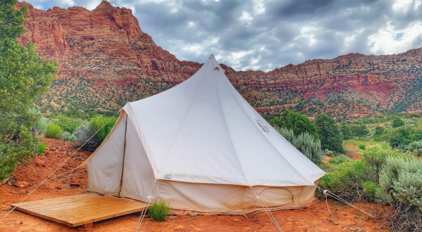 Camp In Luxury While Overlooking Red Rock Country And Zion National Park In Utah