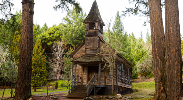 Explore An Old Oregon Ghost Town At Golden State Heritage Site