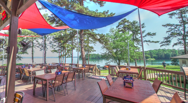 The Lakefront BBQ Haven Pig Tales Is A Must When You Visit Lake Lanier In Georgia