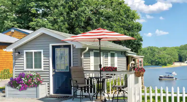 Enjoy A Solo Staycation At This Top-Rated Cottage In Rhode Island