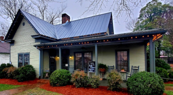You’ll Want To Take A Detour To Visit 1892, A Restaurant Located In A Rustic Country House In Tennessee