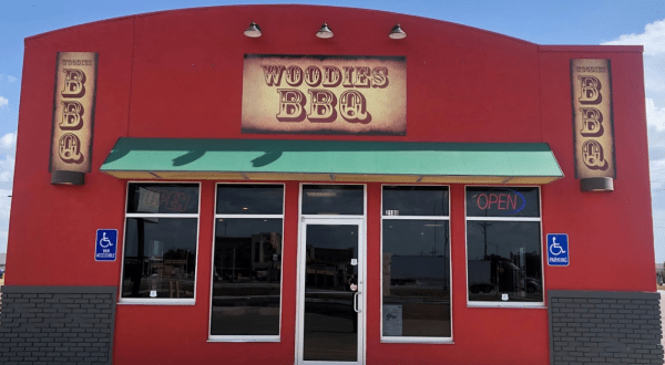 Dine On Some Of The Downright Best Barbecue When You Visit Woodies Smokehouse BBQ In Kansas