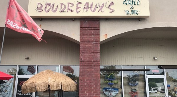 Visit Boudreaux’s Grill & Bar For A Taste Of Louisiana In Arkansas