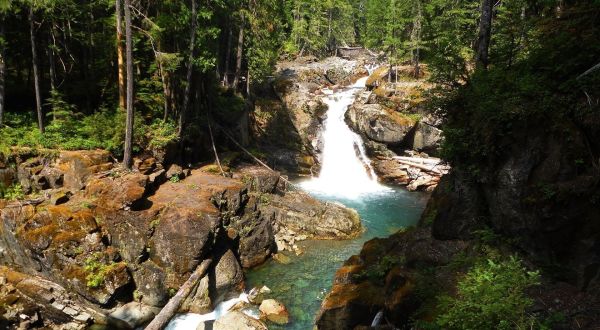 The Silver Falls Trail In Washington Is An Easy Loop That Leads To A Stunning Waterfall