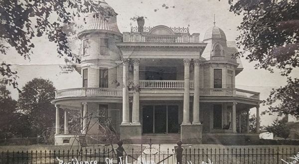 A Haunted Destination In Arkansas, The Allen House Has A Chilling History