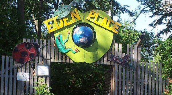 Once An Illegal Dumpsite, Eden Place Nature Center In Illinois Is Now An Urban Oasis