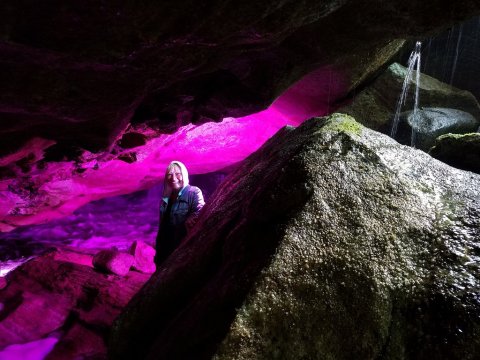 The New York Cave Tour At Natural Stone Bridge And Caves That Belongs On Your Bucket List