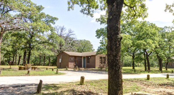 Take In The Show-Stopping Views From This Cabin In The Largest State Park In Oklahoma