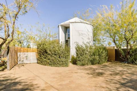 This Grain Bin Airbnb In Arizona Is The Ultimate Countryside Getaway