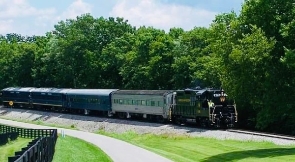 Go For A Socially Distant Ride Through Kentucky’s Horse Country With The Bluegrass Railroad Museum
