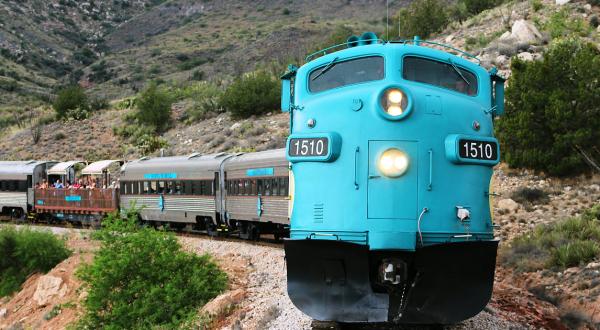 Verde Canyon Railroad’s Wine-Themed Train Ride Is A Delicious Way To See Arizona
