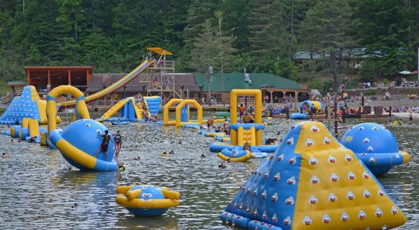 Wonderland Is A Floating Waterpark In West Virginia That’s Fun For The Whole Family