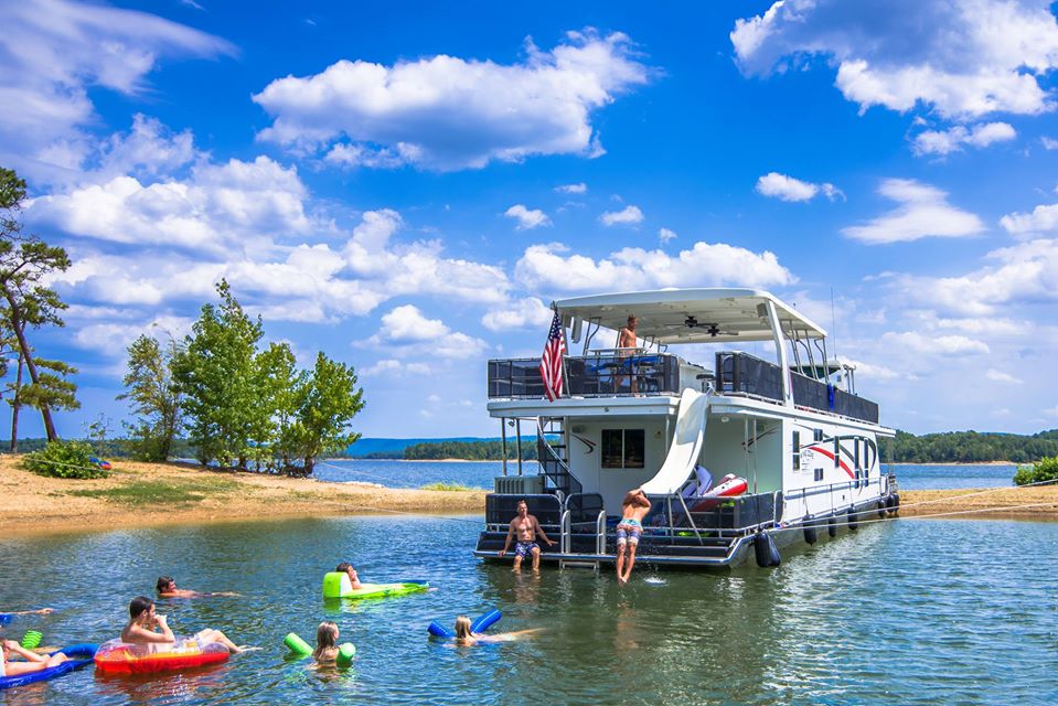 Wake Zone Houseboats Are A Luxurious Way To Stay At Arkansas Lake Ouachita