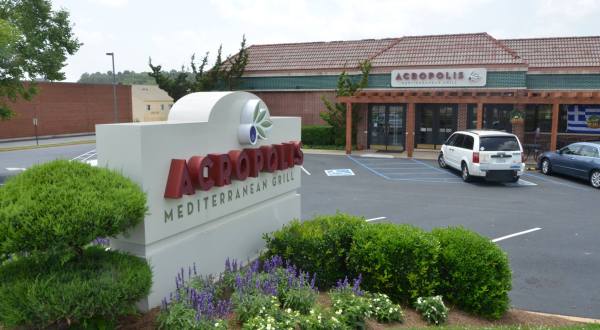 Transport Your Tastebuds To The Mediterranean With A Visit To Acropolis Grill In Tennessee