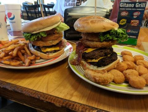 Some Of The Biggest Burgers In Mississippi Can Be Found At This Small Town Grill