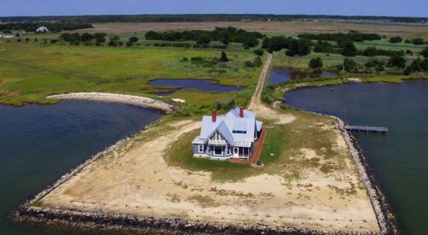 This Waterfront Vacation Rental In Maryland Has Stunning Views And A Surprising History