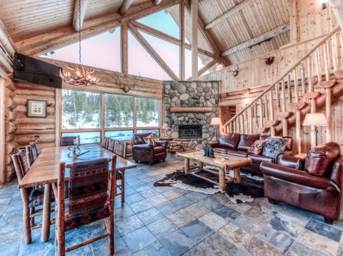 We Found The Perfect Cabin Retreat In Montana, And You Won't Want To Leave