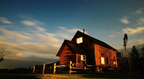 You Can Sleep In A Converted Barn From 1915 In Montana