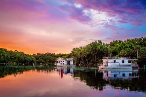 You Can Rent These 9 Houseboats To Float Along The Coast Of Florida This Summer