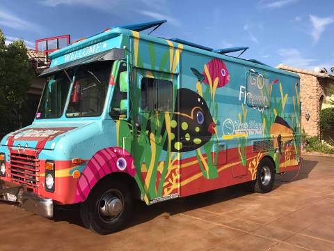 The Tiny Restaurant On Wheels, Zoe's Place, Serves Mouthwatering Mexican Food In Southern California