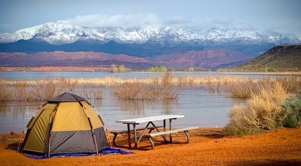Camp Right On The Shores Of The Lake At Sand Hollow State Park In Utah