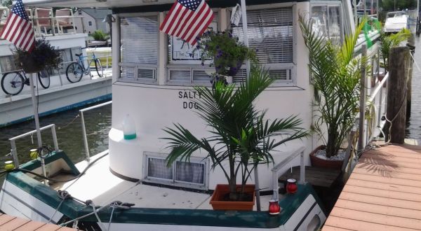Get Away From It All With A Stay In These Incredible New Jersey Houseboats