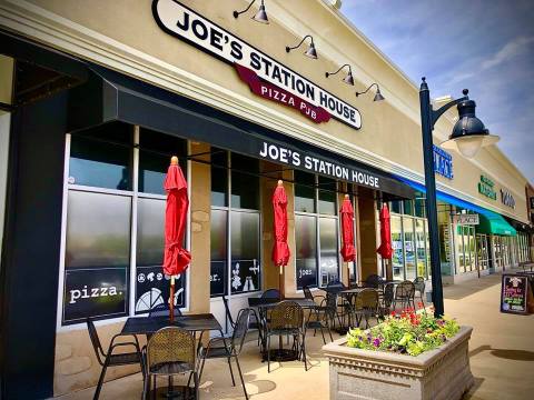 The Best Pizza And Beer In The Prairie State Come Out Of Joe's Station House Pizza Pub In Illinois