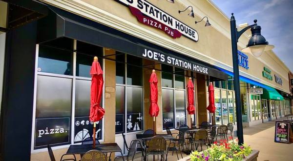 The Best Pizza And Beer In The Prairie State Come Out Of Joe’s Station House Pizza Pub In Illinois