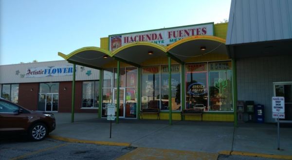 You’ll Be Instantly Transported To Mexico City When You Visit Hacienda Cantina & Grill In Illinois