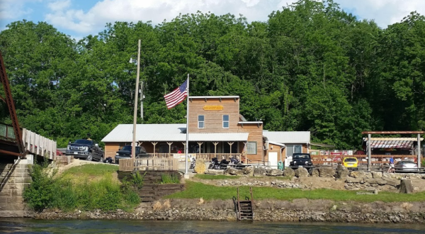 Baxa’s Sutliff Store & Tavern Is One Of The Most Unique Spots To Dine In The Hawkeye State